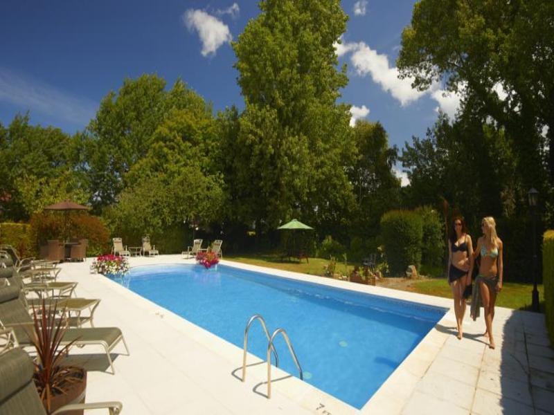 Le Friquet Hotel Castel Екстериор снимка